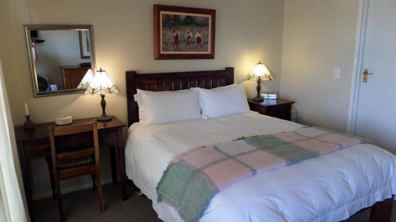 Queen Room with Sea View image 2