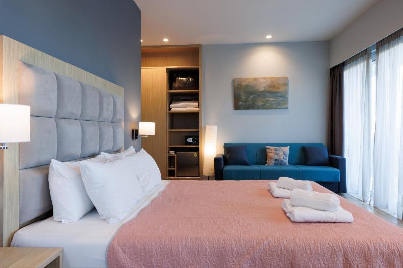 Acropolis Corner Suite with Balcony image 1