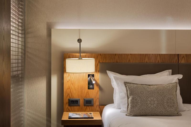 Superior Double Room with City View image 3