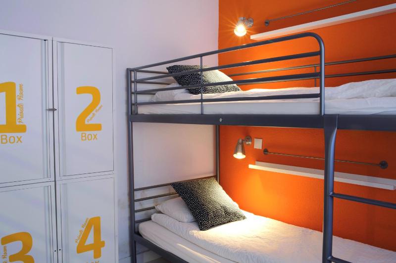 Bed in 4-Bed Mixed Dormitory Room image 3