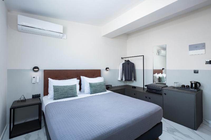 Standard Double Room image 2