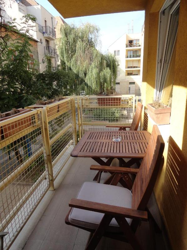 One-Bedroom Apartment with Balcony image 3