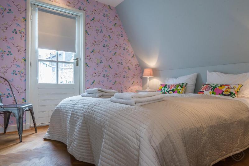 Four-Bedroom Apartment @ Korte Koningdwarsstraat image 3