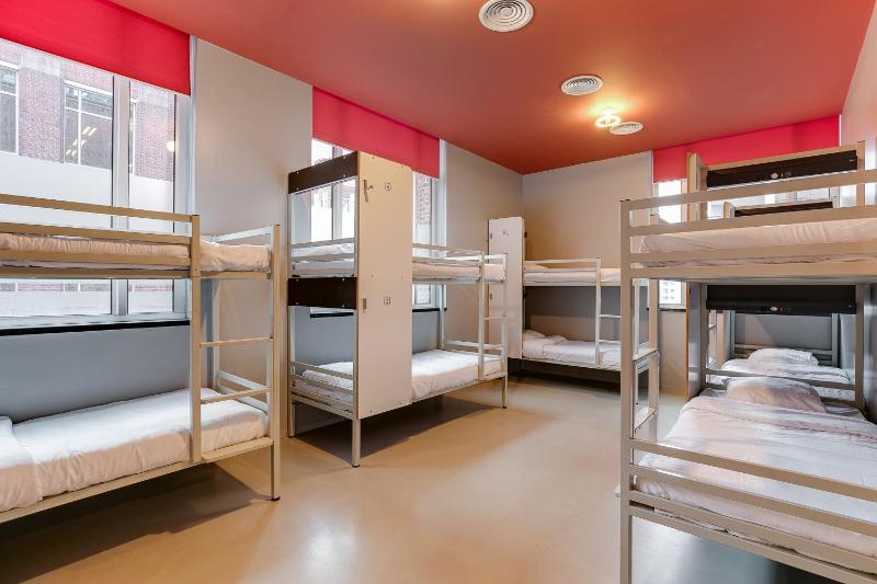 Bed in 10-8 bed Mixed Dorm - Shared facilities image 4