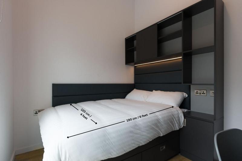 Double Ensuite Room image 1