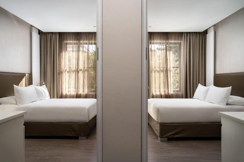 2 Bedroom Guest Room, 2 Double Beds image 1
