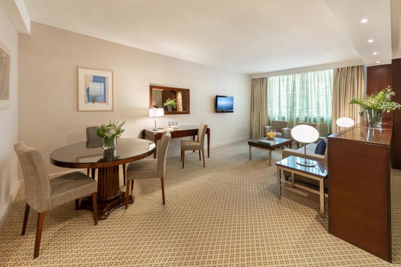 Junior Queen Suite with Two Queen Beds image 1