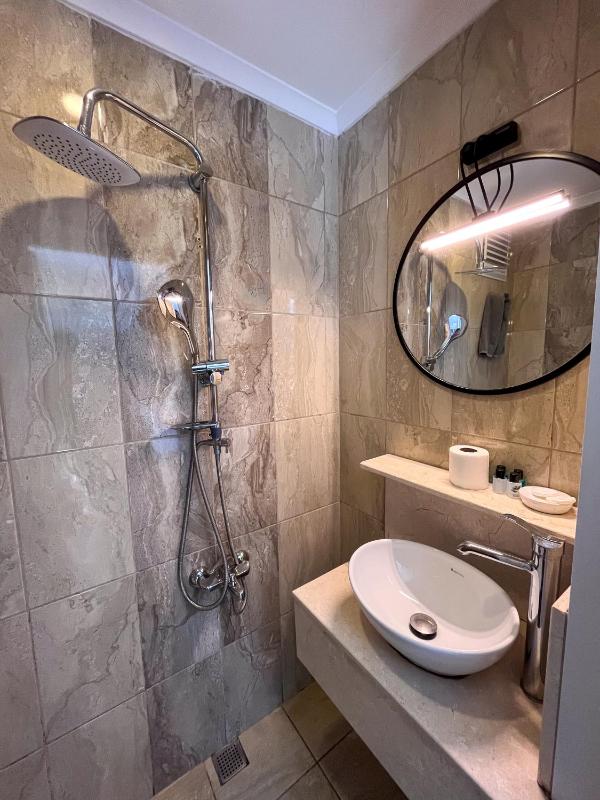Standard Double Room with Sea View image 3