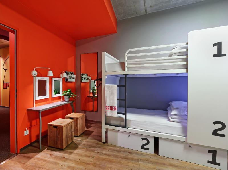 Bed in 6-Bed Female Dormitory Room with Private Bathroom image 3