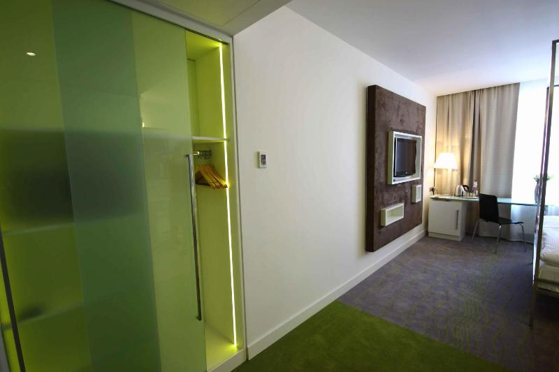 Executive Double or Twin Room image 3