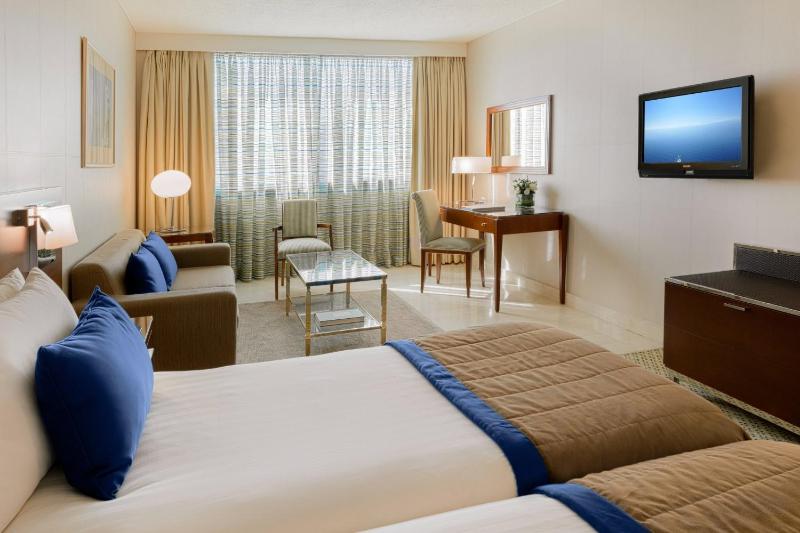 Classic Twin Room image 3