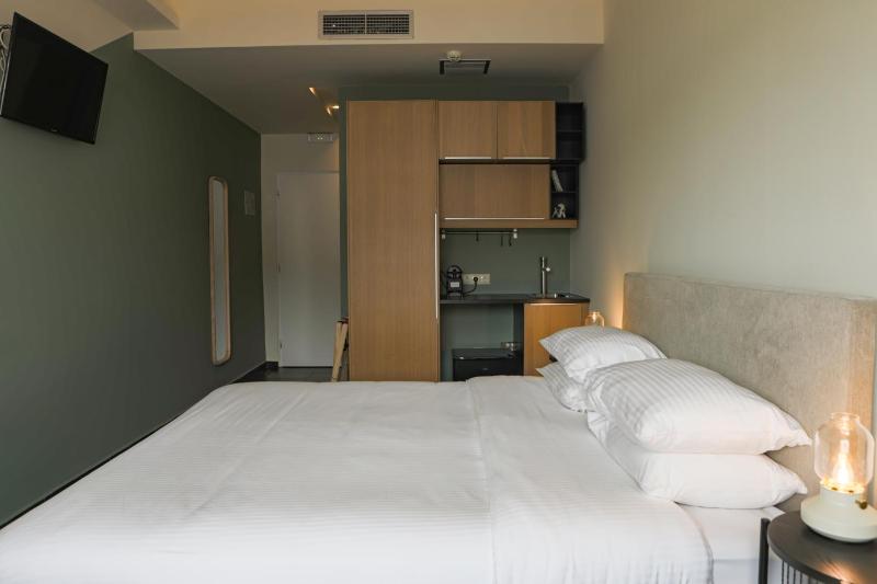 Deluxe Studio with Acropolis View image 2