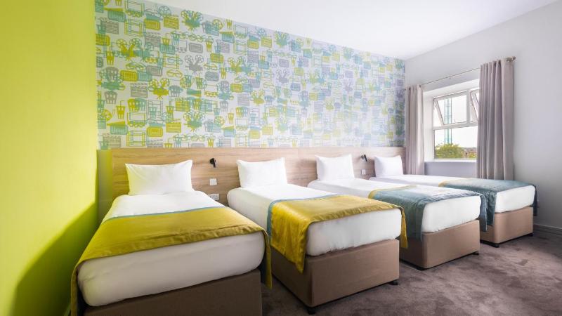 Quadruple Room image 1