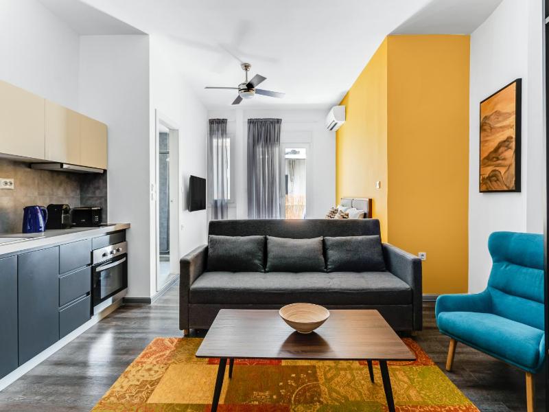 Studio Apartment with Balcony image 2