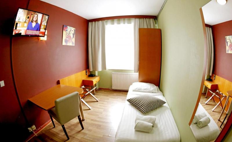 Single Room image 3