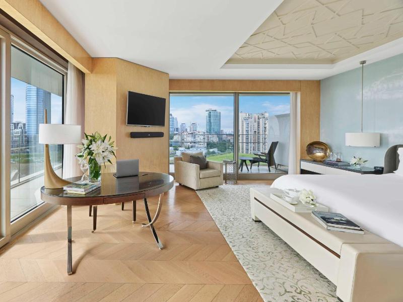 Deluxe Room with Partial Bosphorus View image 1