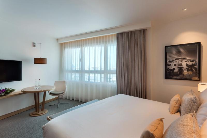 Superior Double Room with City View image 2