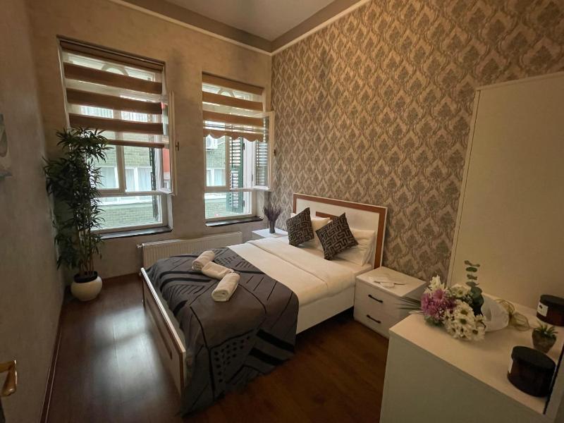 Suite with Sea View image 3