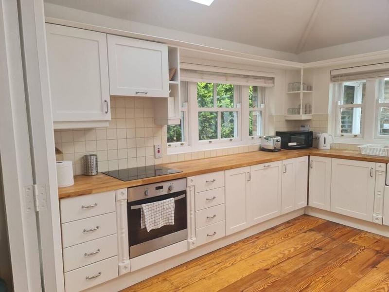 Three-Bedroom House image 1