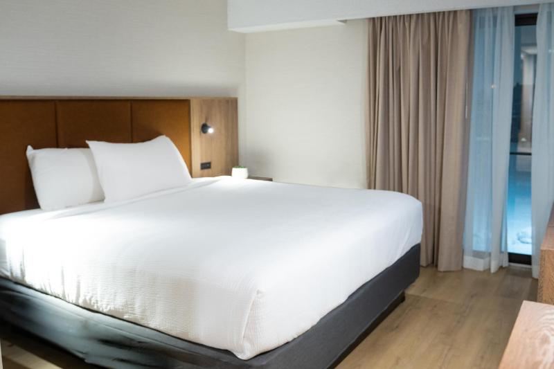 King Studio Drive-Up