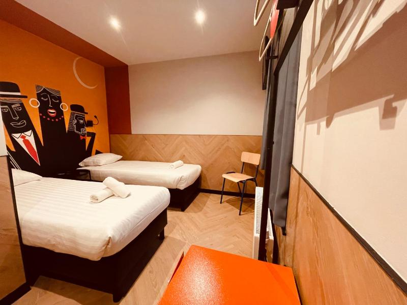 Twin Private Room image 2