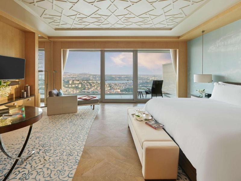 Deluxe Room with Bosphorus View image 1
