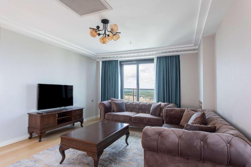 Four-Bedroom Presidential Suite image 1