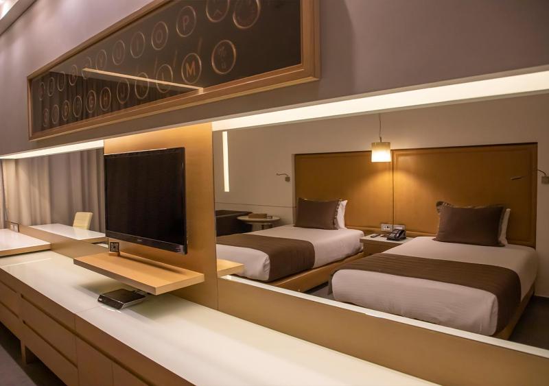 Deluxe Double or Twin Room with Balcony image 1