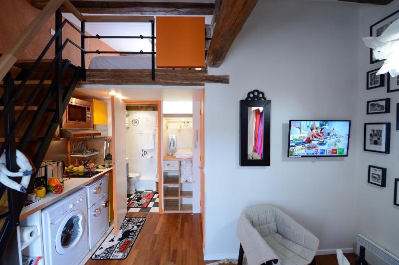 Studio with Double Mezzanine (3 Adults) - E5GD Simply Orange image 3