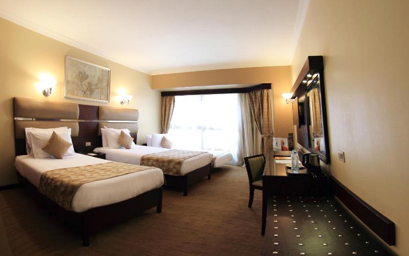 Standard Triple Room image 4
