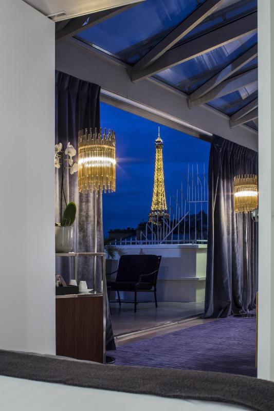 Eiffel Suite with Private Access for 45 minutes to the Spa image 3