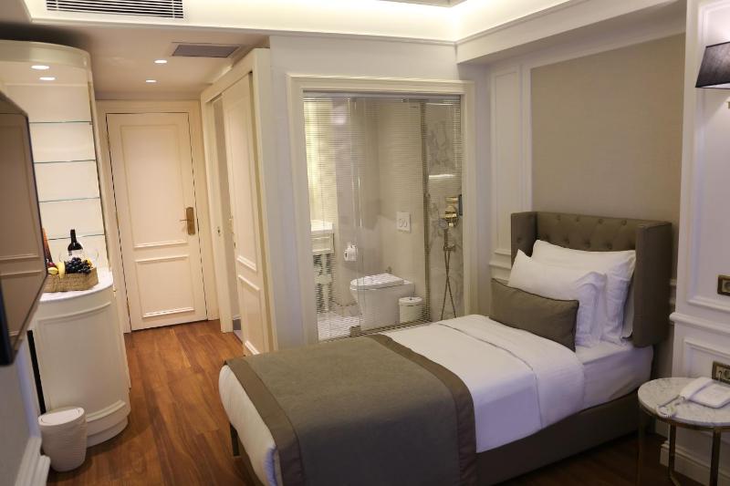 Superior Room with Sea View image 1