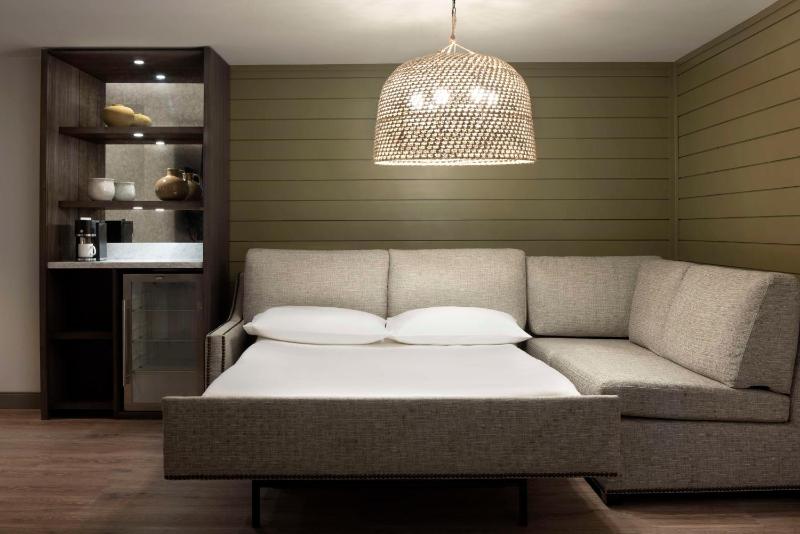 Hill Country Suite with Patio