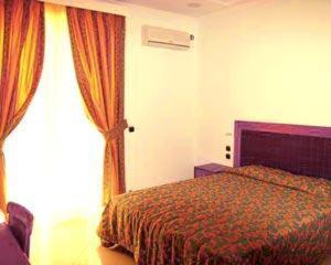 Double Room image 4