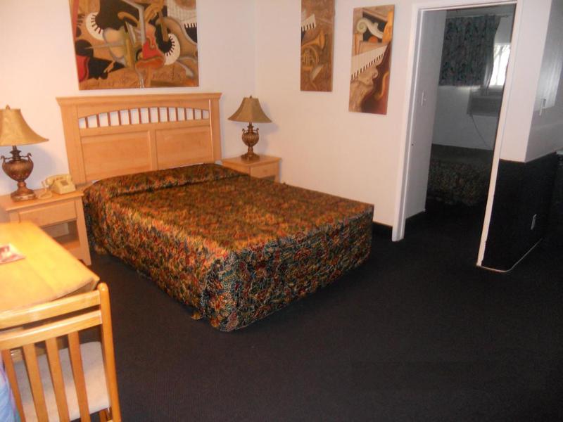 Three-Bedroom Suite image 2
