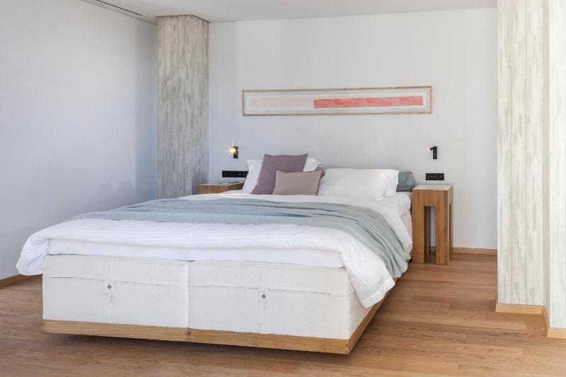 Urban Suite with City View  image 2