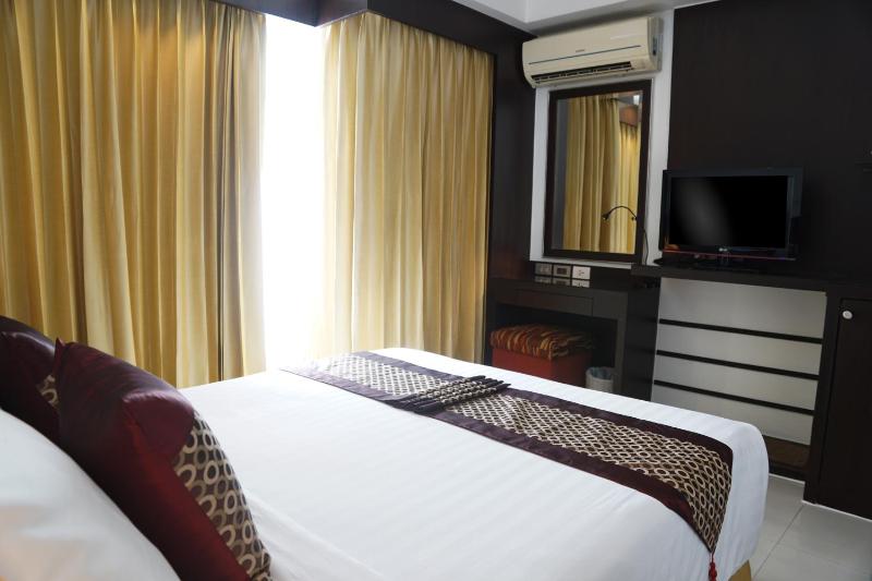 Standard Double Room image 3