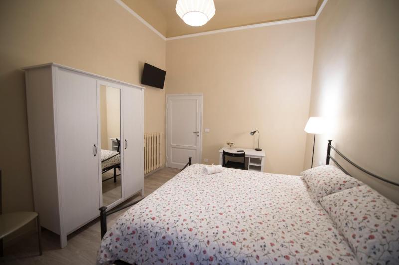 Double Room with Shared Bathroom image 1