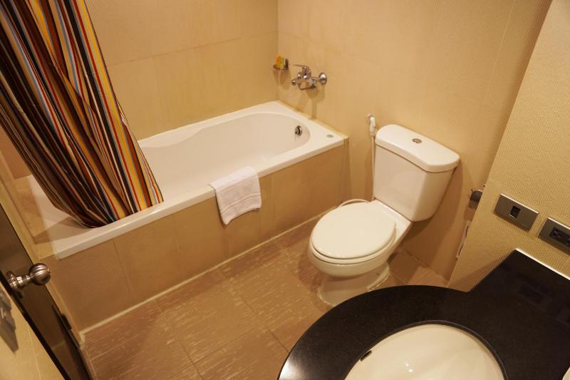 Deluxe Double or Twin Room image 3