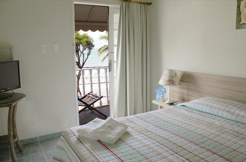 Superior Room with Balcony and Sea View image 3