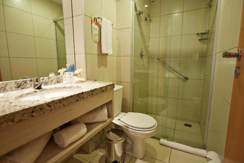 Superior Twin Room image 3