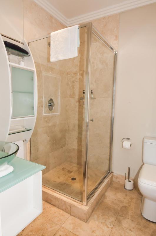 Double/Twin Room with Sea View and Shower only image 2