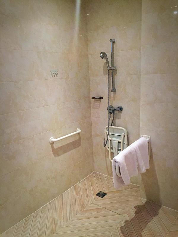 Single Room with Private Bathroom and Toilet image 3