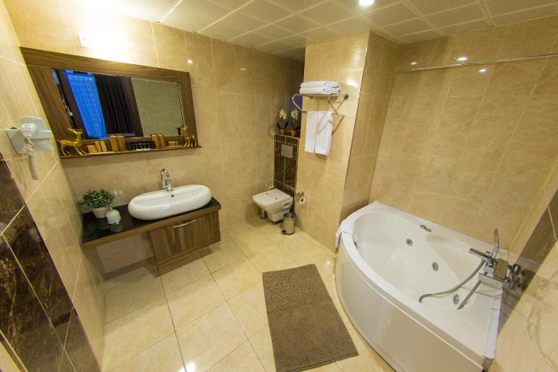 Junior Suite with Terrace and Spa Bath image 2
