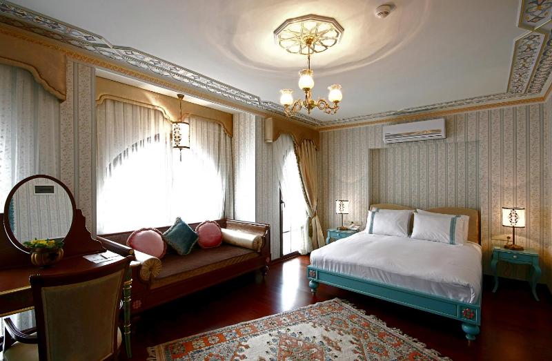 Junior Suite with Turkish Bath image 4