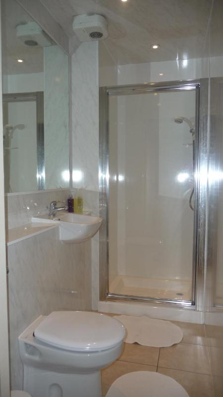 Small Double Room with Private External Bathroom image 2