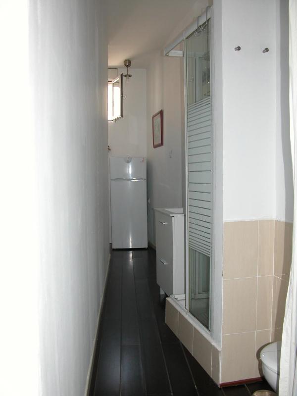 Economic Single Room with Private Bathroom image 3