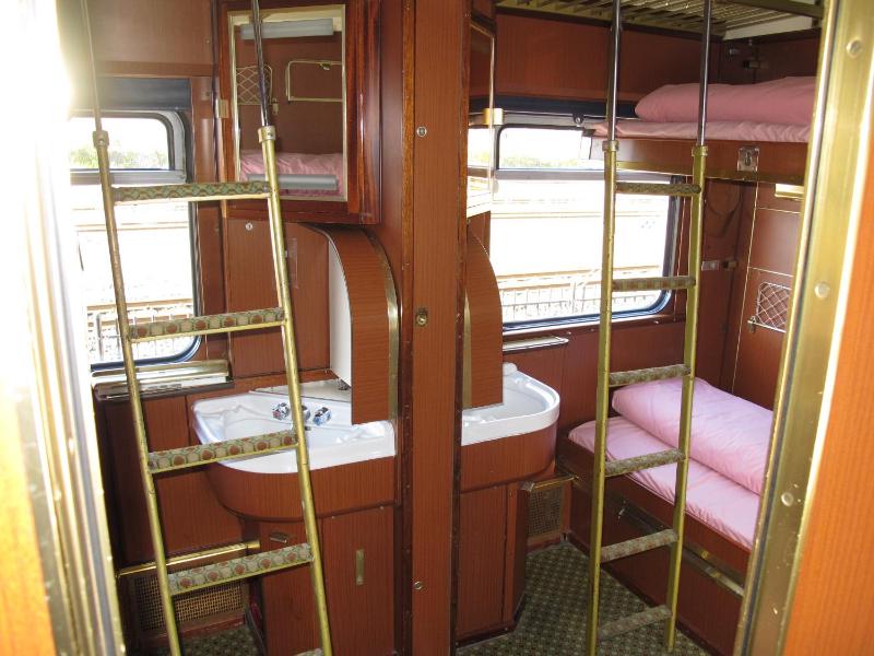 Single Bed in Compartment (6 Adults) - Female only image 4