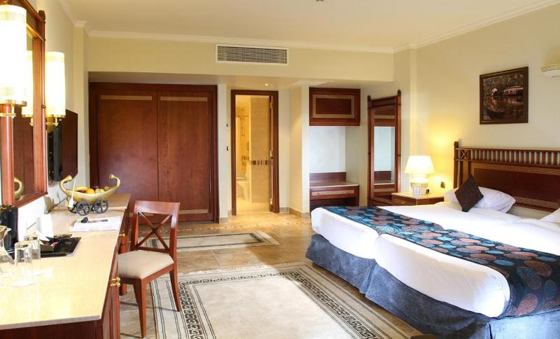 Superior Double or Twin Room with Garden View image 3
