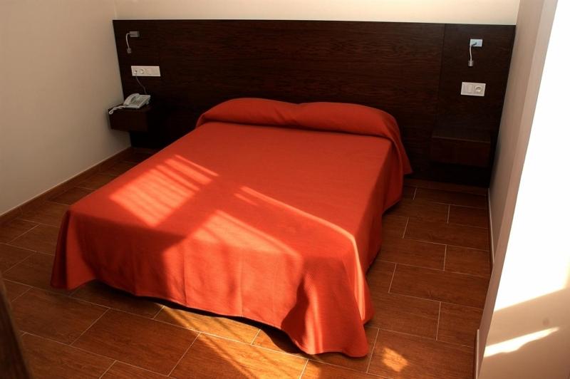 Double Room with Extra Bed (3 Adults) image 1